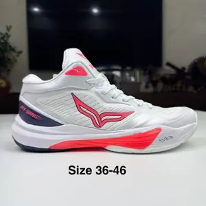Sneaker trắng